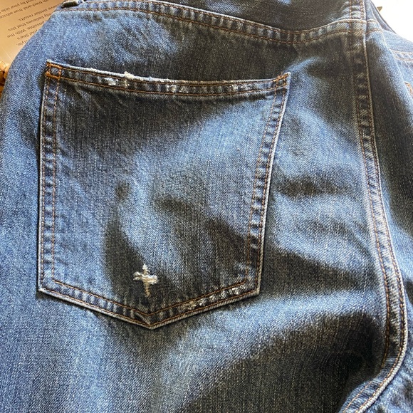 Old Navy Slouchy Straight Jeans - Picture 2 of 12